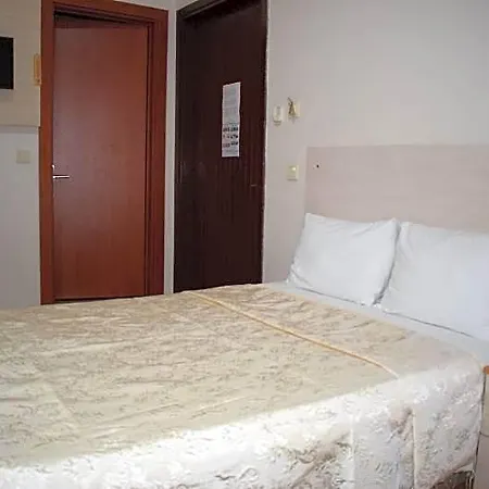 Hotel Royal Besiktas 3*